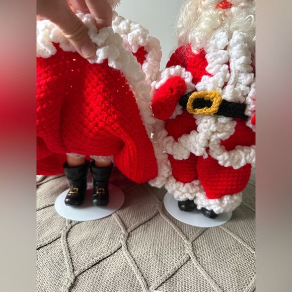VTG Santa Mrs. Claus Crochet Dolls Festive Christmas Cheery Retro Vintage Red - Picture 4 of 9